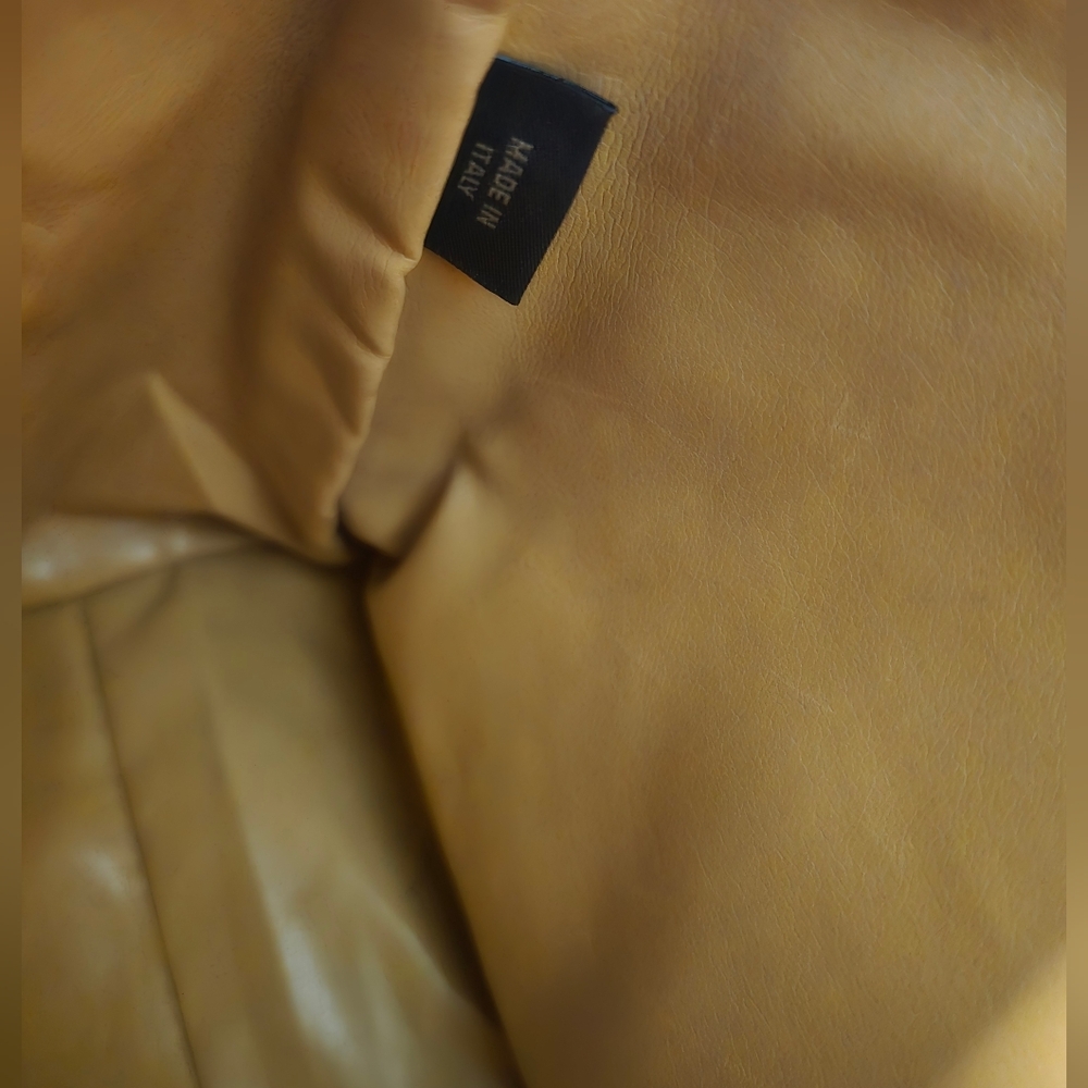 BALLY Vintage Black And Tan Leather Tote - RARE, Elegant Beauty. Comes With COA - Picture 10 of 11
